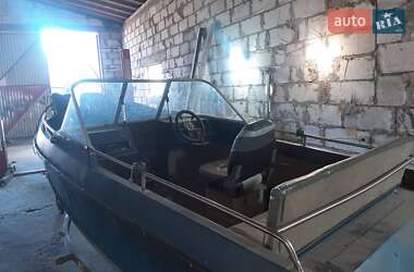 Катер Днепр 1 1985 в 