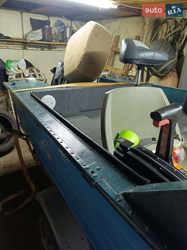 Катер Днепр 1 1986 в Полтаві фото 4 Катер Днепр 1 1986 в Полтаві