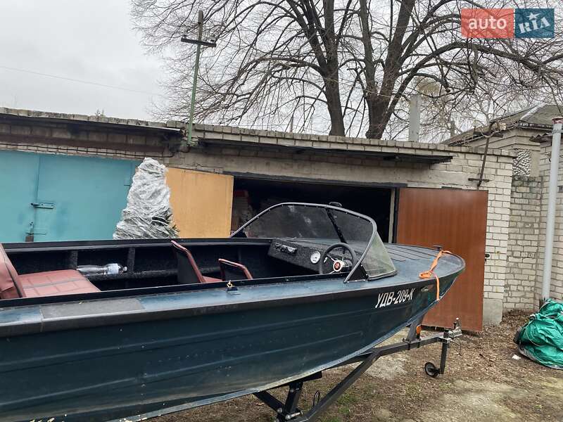 Моторная яхта Днепр 2 2020 в Днепре