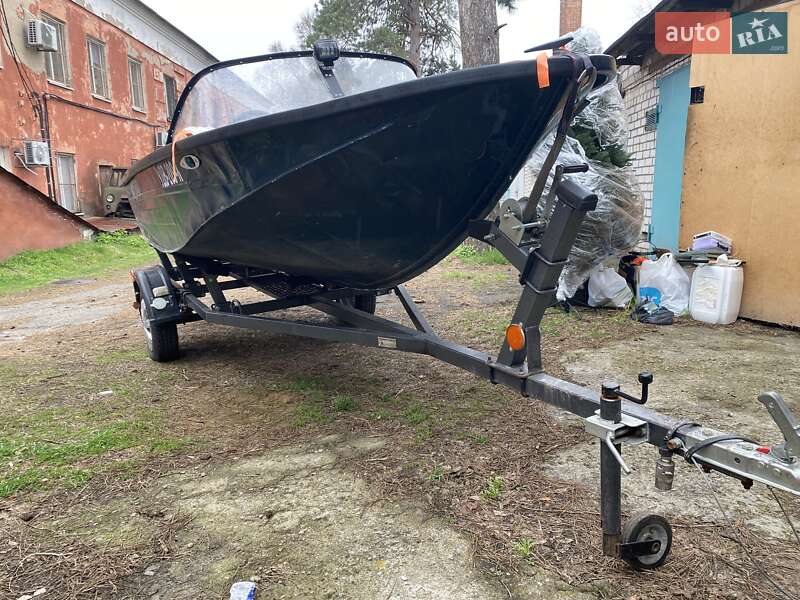 Моторная яхта Днепр 2 2020 в Днепре