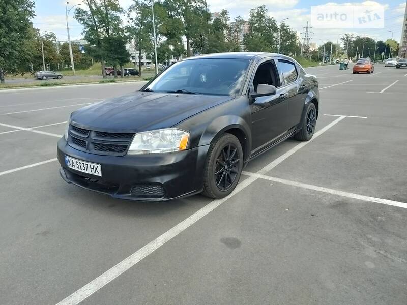 Седан Dodge Avenger 2013 в Києві