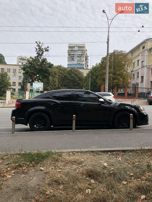 Седан Dodge Avenger 2013 в Києві