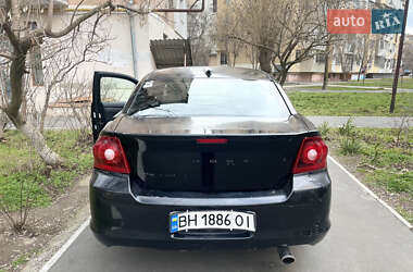 Седан Dodge Avenger 2012 в Измаиле