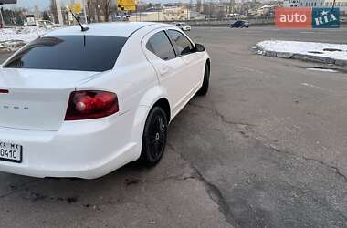 Седан Dodge Avenger 2013 в 