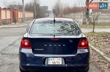 Седан Dodge Avenger 2013 в 