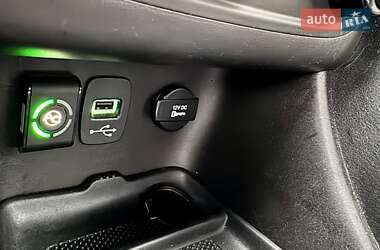 Седан Dodge Avenger 2013 в 