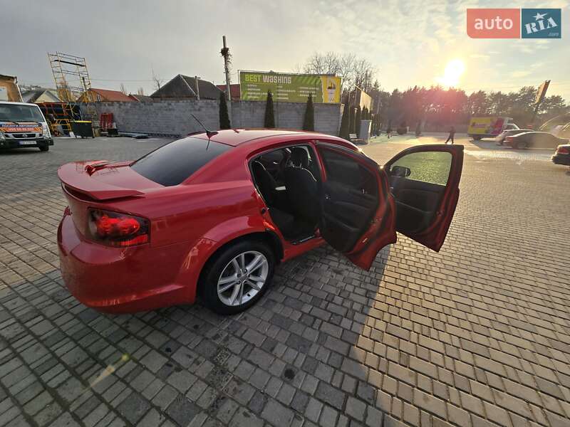 Седан Dodge Avenger 2013 в Кропивницком