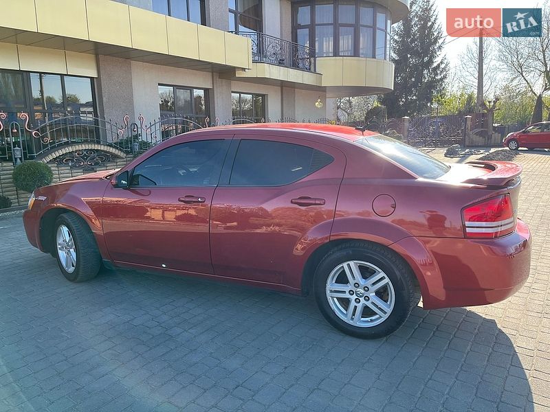 Седан Dodge Avenger 2010 в Шепетовке
