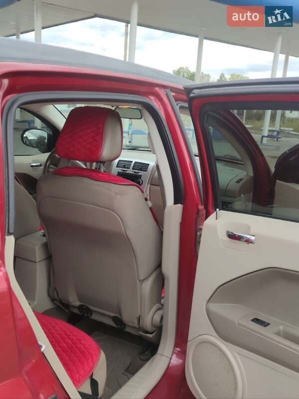 Позашляховик / Кросовер Dodge Caliber 2008 в Чернівцях