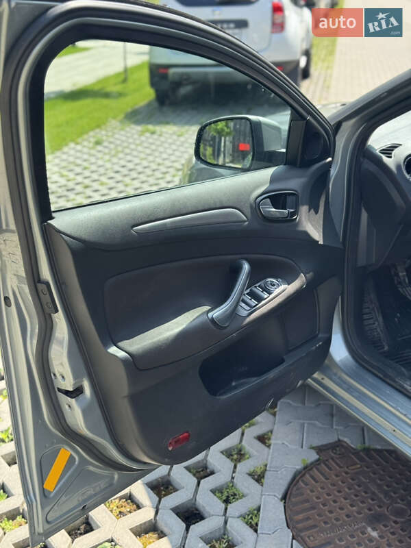 Внедорожник / Кроссовер Dodge Caliber 2011 в Ивано-Франковске