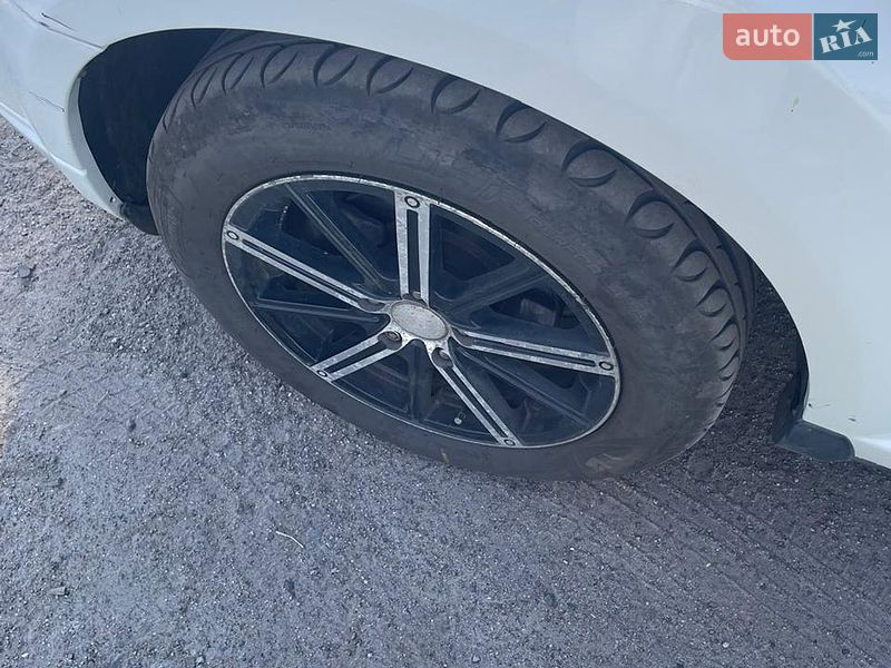 Внедорожник / Кроссовер Dodge Caliber 2008 в Пирятине