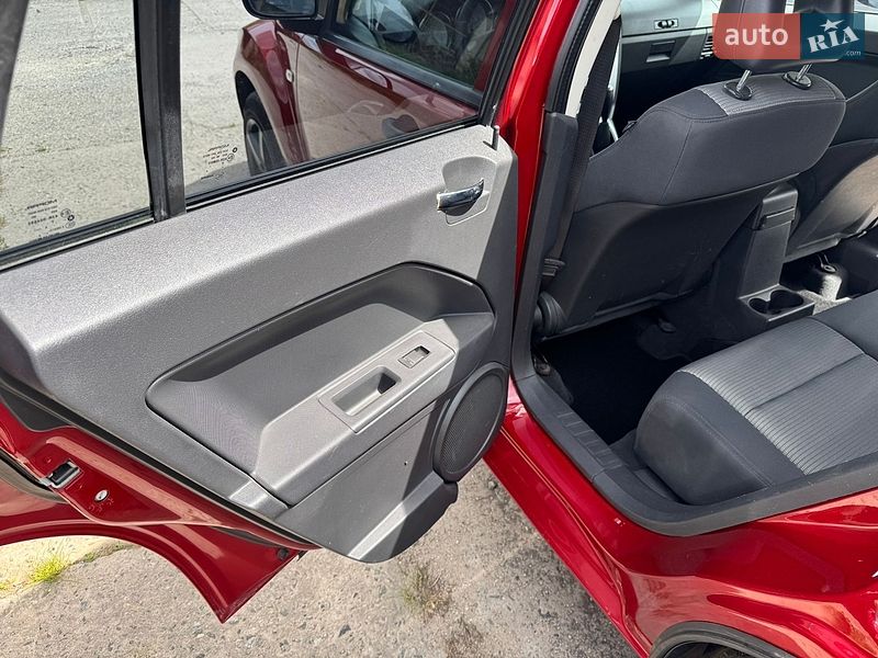 Позашляховик / Кросовер Dodge Caliber 2009 в Волочиську