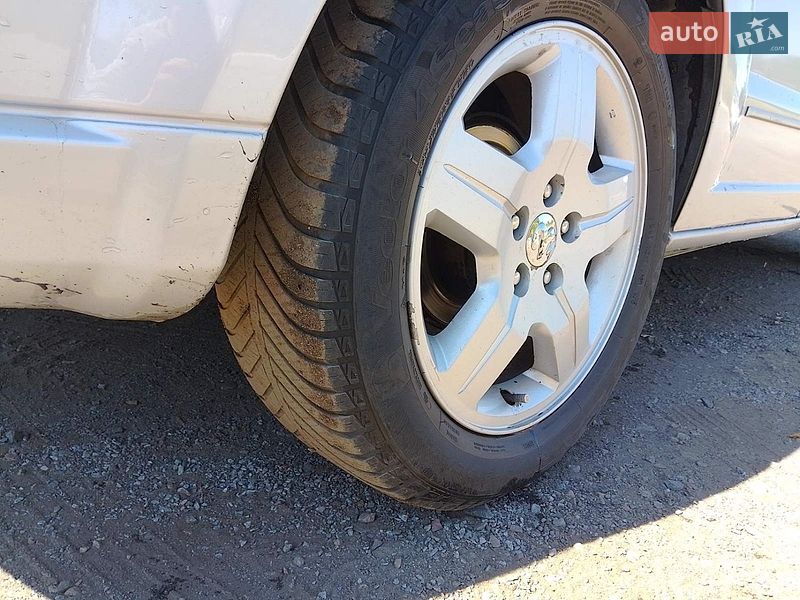 Позашляховик / Кросовер Dodge Caliber 2006 в Рівному