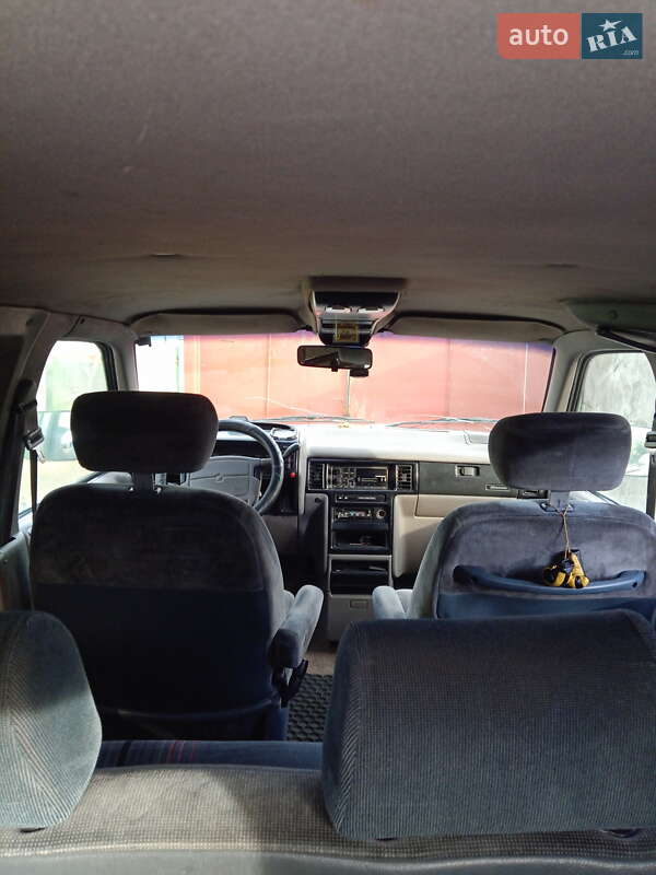 Минивэн Dodge Caravan 1992 в Кременчуге