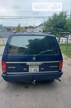 Минивэн Dodge Caravan 1990 в 