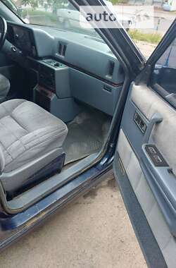 Минивэн Dodge Caravan 1990 в 