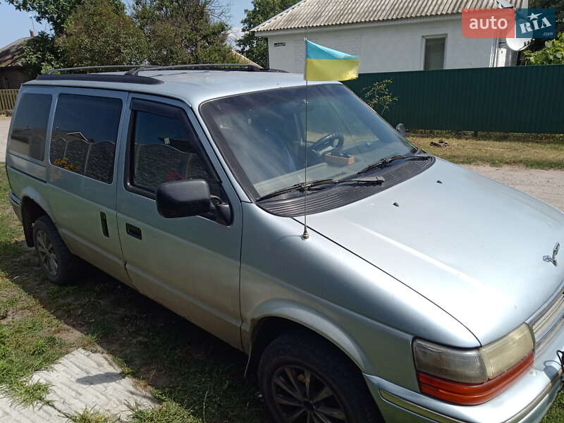Минивэн Dodge Caravan 1992 в Кременчуге