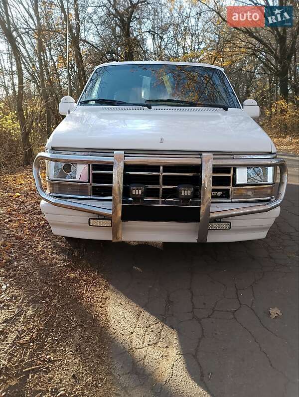 Мінівен Dodge Caravan 1990 в Житомирі