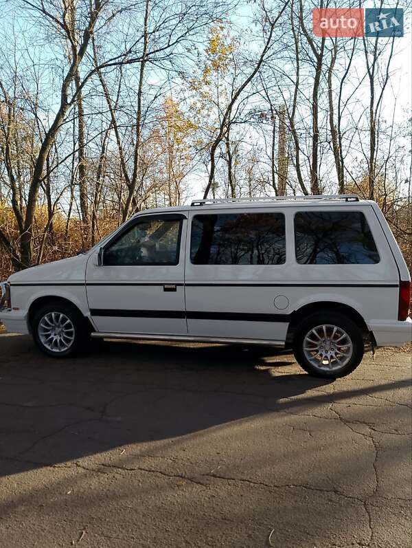 Мінівен Dodge Caravan 1990 в Житомирі