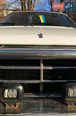 Мінівен Dodge Caravan 1990 в Житомирі