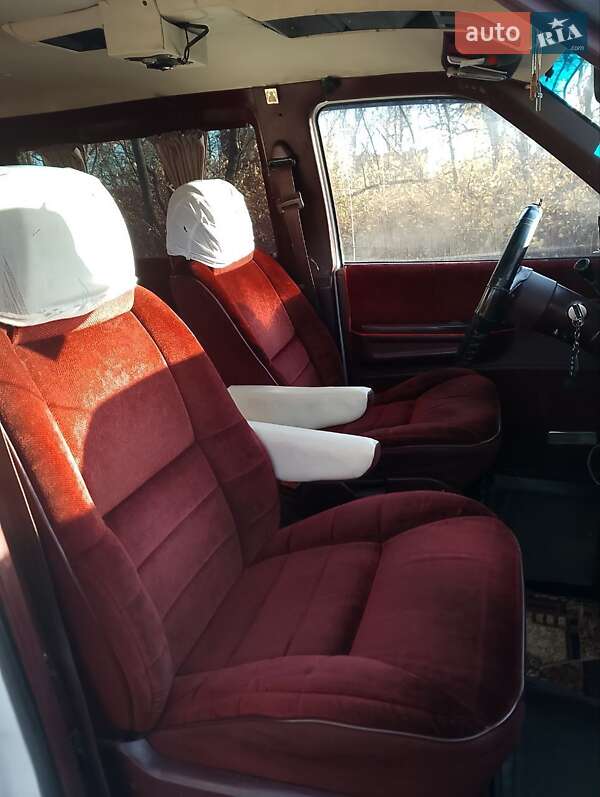 Мінівен Dodge Caravan 1990 в Житомирі