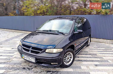 Мінівен Dodge Caravan 1997 в Ужгороді