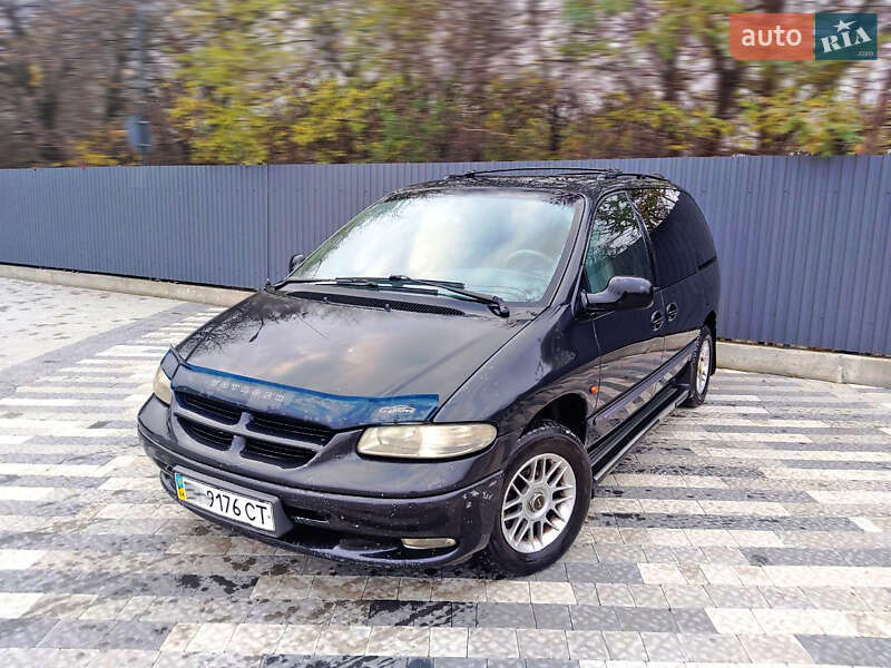 Минивэн Dodge Caravan 1997 в 