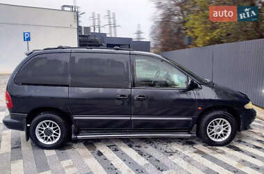 Минивэн Dodge Caravan 1997 в 