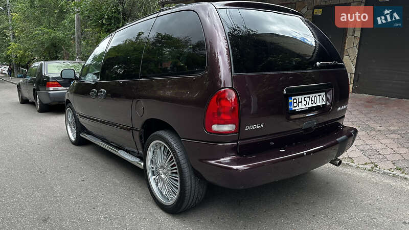 Мінівен Dodge Caravan 1996 в Одесі