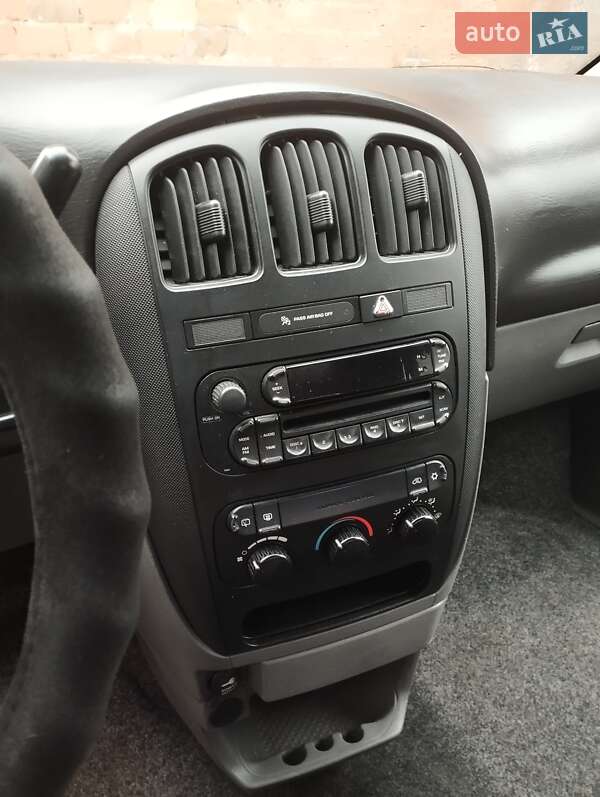 Минивэн Dodge Caravan 2005 в Кицмани