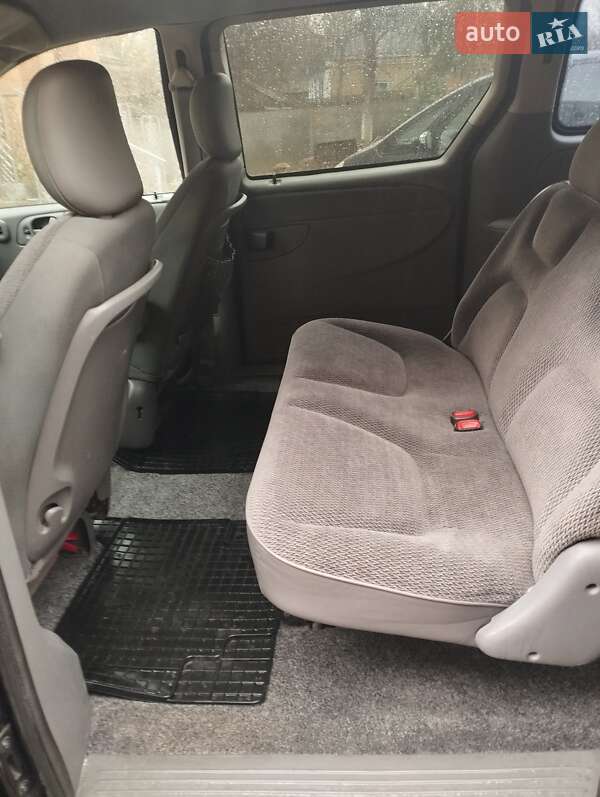 Минивэн Dodge Caravan 2005 в Кицмани