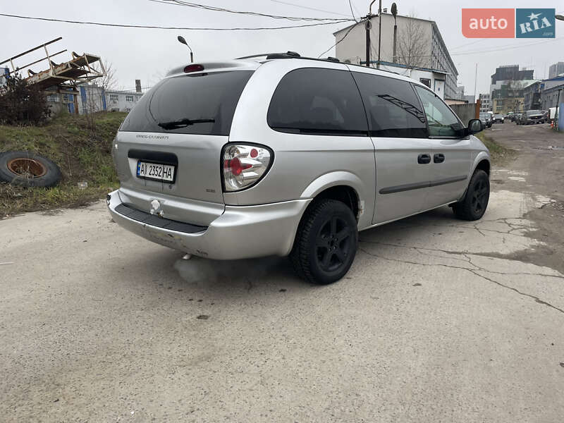 Минивэн Dodge Caravan 2002 в Киеве