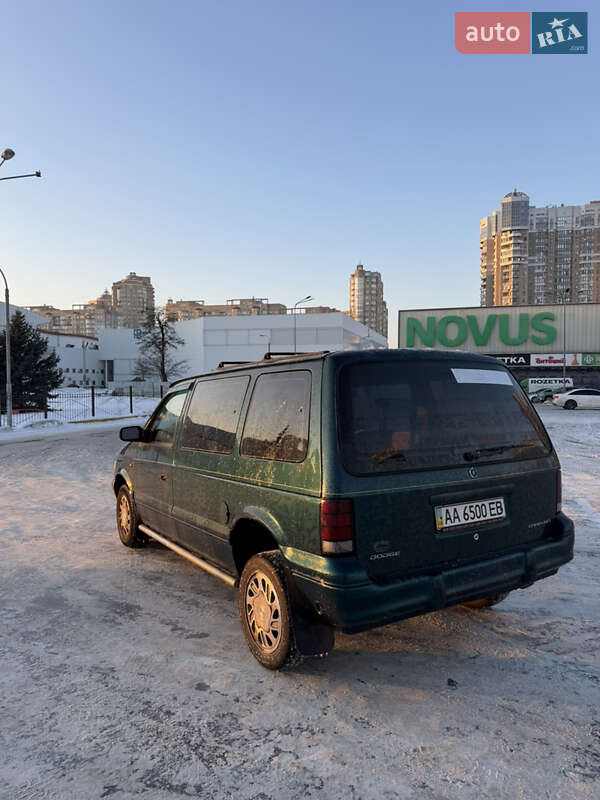 Минивэн Dodge Caravan 1995 в Киеве
