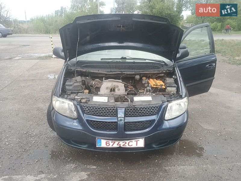 Мінівен Dodge Caravan 2002 в Ізюмі