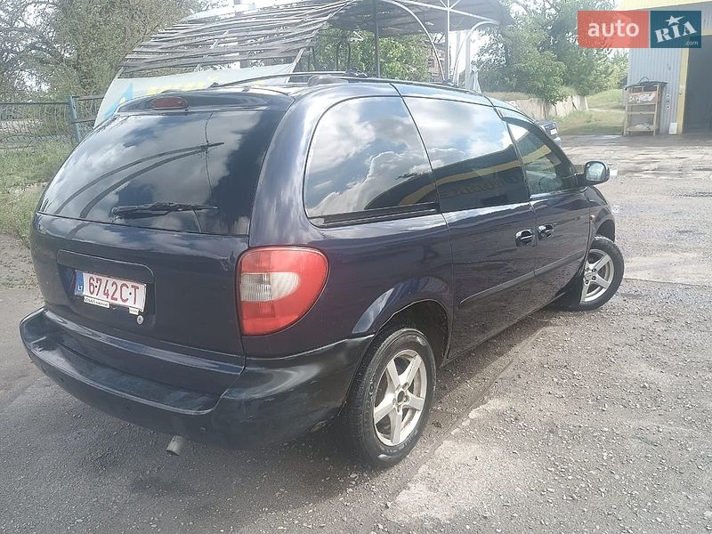 Мінівен Dodge Caravan 2002 в Ізюмі
