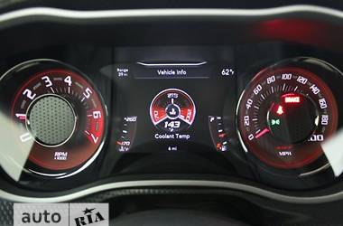 Купе Dodge Challenger 2017 в 