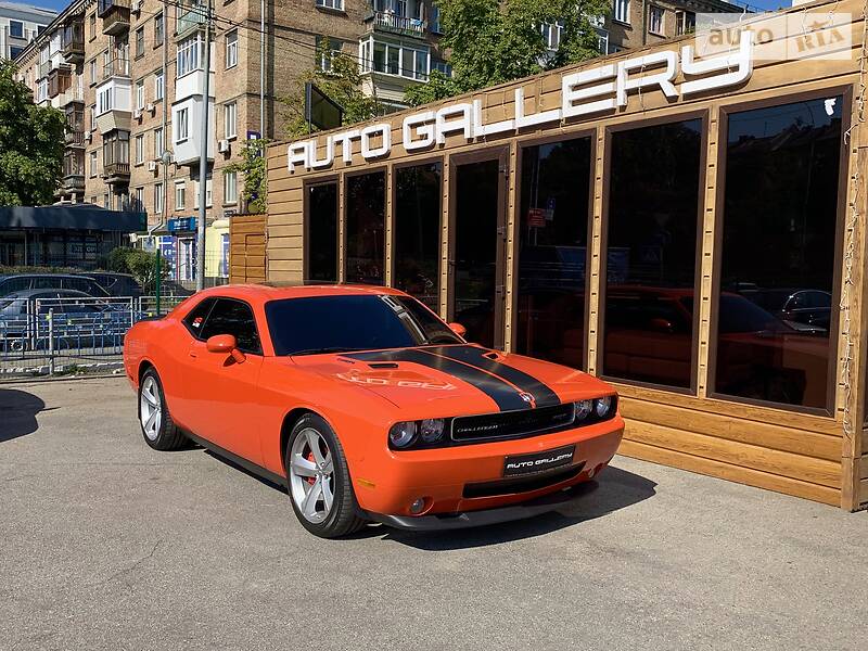 Купе Dodge Challenger 2010 в Києві