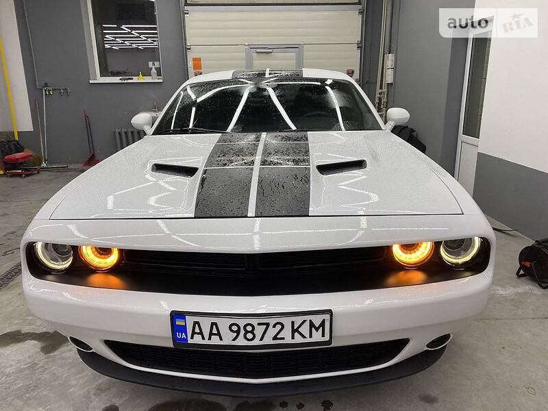 Купе Dodge Challenger 2015 в Киеве