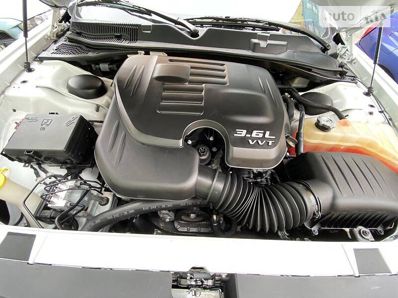 Купе Dodge Challenger 2015 в Киеве
