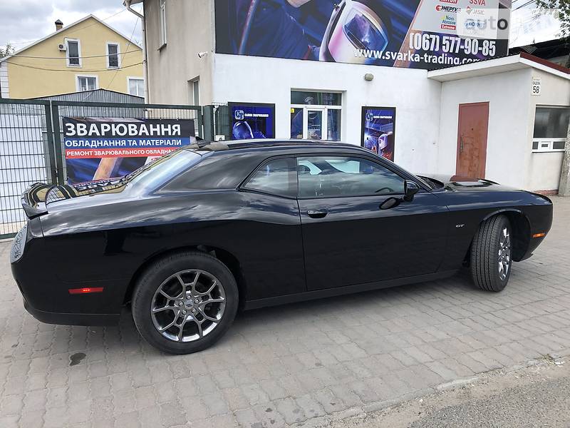 Купе Dodge Challenger 2017 в Києві