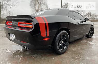 Купе Dodge Challenger 2016 в 