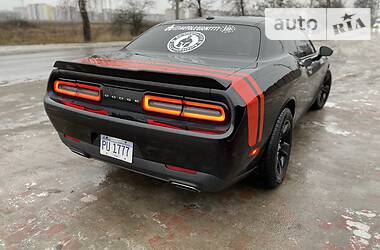Купе Dodge Challenger 2016 в 