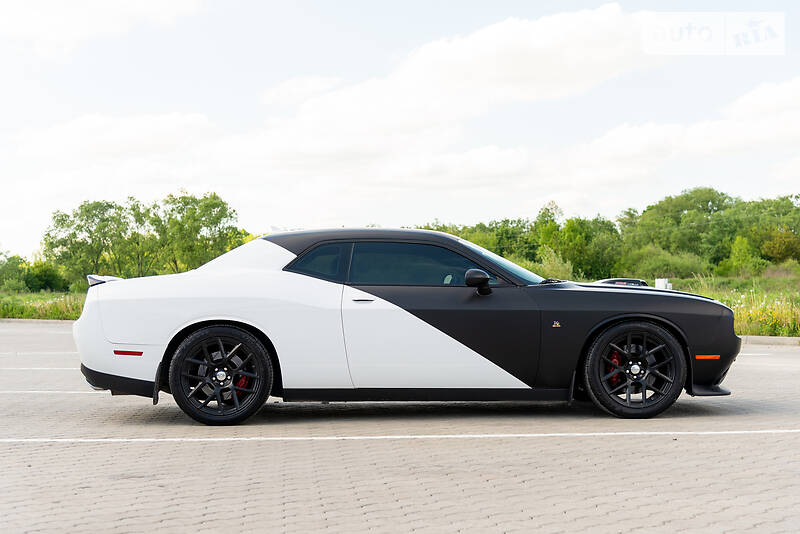 Купе Dodge Challenger 2016 в Ивано-Франковске