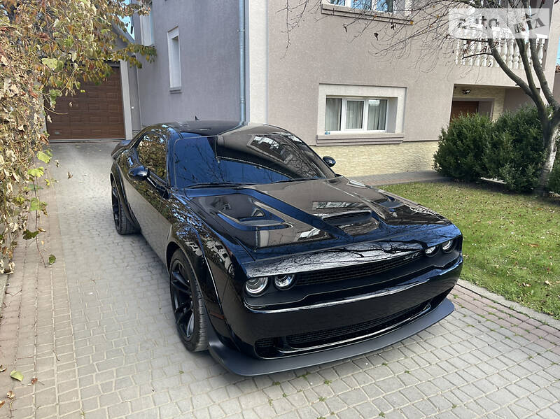 Купе Dodge Challenger 2020 в 