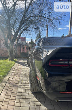 Купе Dodge Challenger 2020 в 