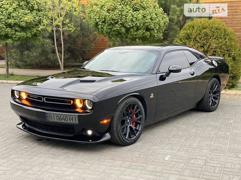 Купе Dodge Challenger 2017 в 