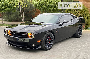 Купе Dodge Challenger 2017 в 