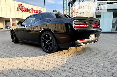 Купе Dodge Challenger 2015 в 