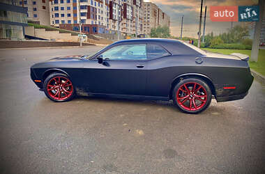Купе Dodge Challenger 2018 в 