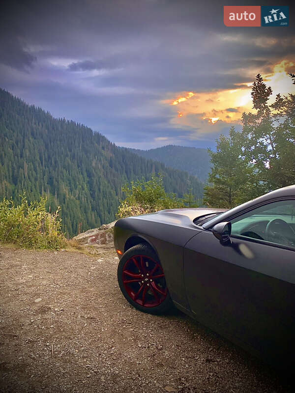 Купе Dodge Challenger 2018 в Одесі